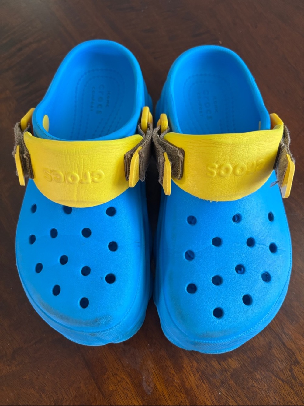 CROCS Kids Comfort in Bright Blue with Yellow Strap
